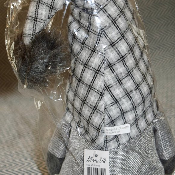 HOST PICK 😍 ZiaBella Gray & Cream Plaid Pompom Oskar Standing Gnome 19.5'' - Picture 4 of 5